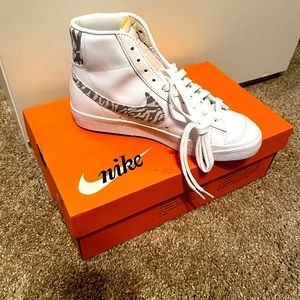 Nike w blazer mid 77 SE